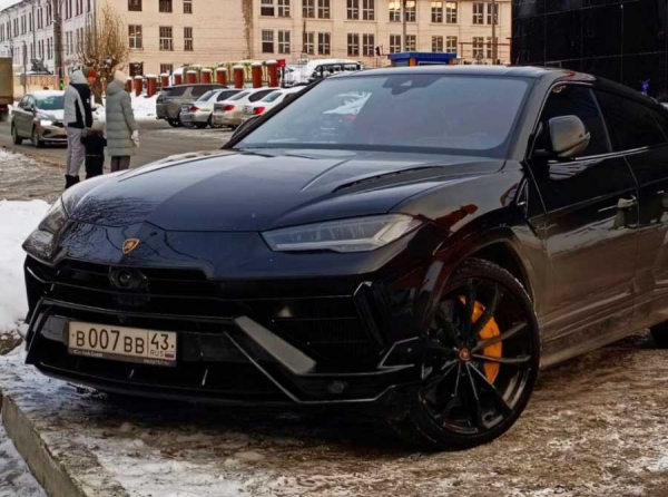 Ламборгини Чурина: как экс-премьер Кировской области зарабатывает миллиарды на Сельмаше